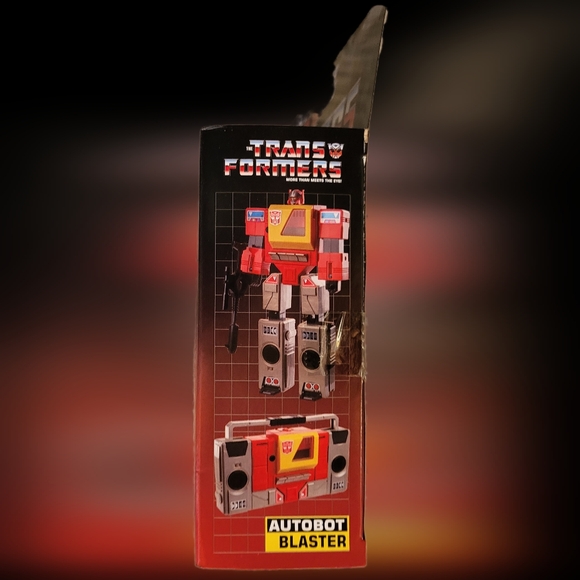 Authentic Transformer G1 Walmart 2017 BLASTER Encore Reissue Commemorative NEW - Picture 3 of 10